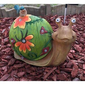 Garden Statue Snail Figurine - Solar Powered Resin Animal Sculpture
